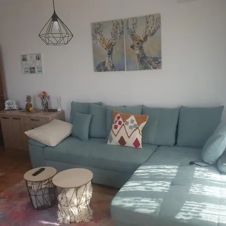 Seaside 1-br With Pool Access
