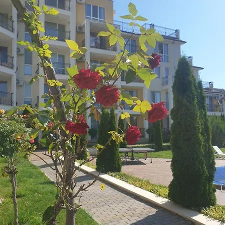 Διαμέρισμα Seaside 1-br With Pool Access *