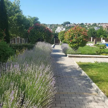 Seaside 1-br With Pool Access Byala (Varna)