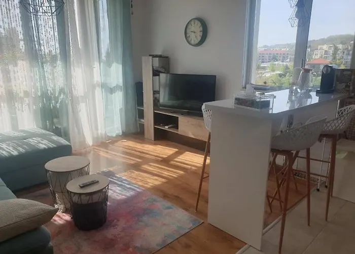 Seaside 1-br With Pool Access דירה