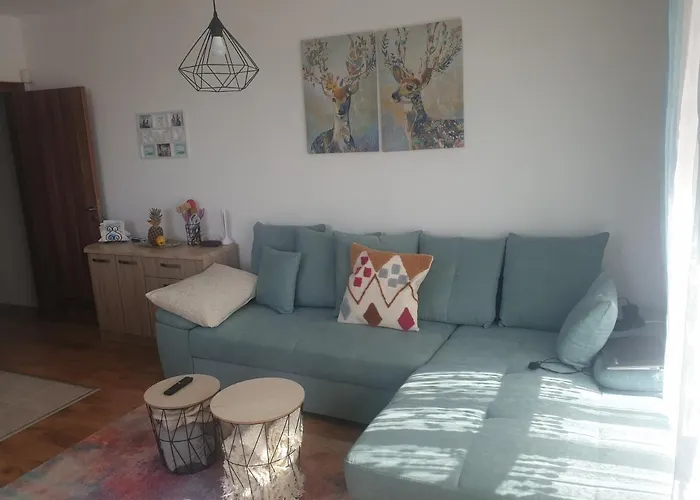 Seaside 1-br With Pool Access