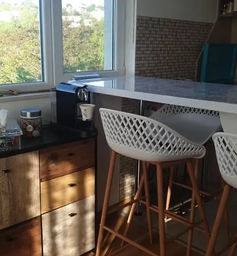 Seaside 1-br With Pool Access * ביאלה