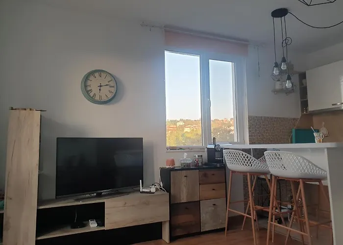 Seaside 1-br With Pool Access * ביאלה