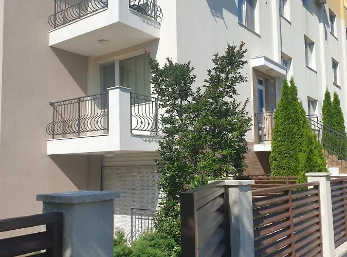 Seaside 1-br With Pool Access * ביאלה