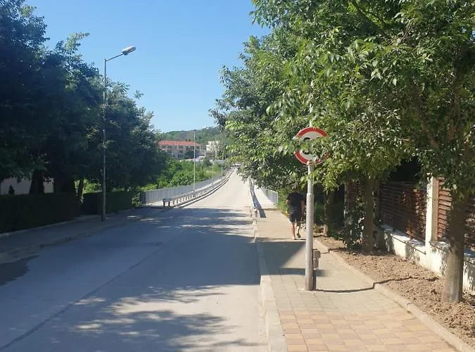 Seaside 1-br With Pool Access דירה